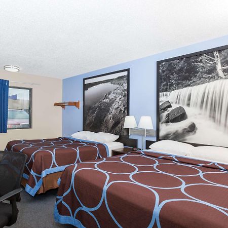 Super 8 By Wyndham Manhattan Ks Eksteriør billede