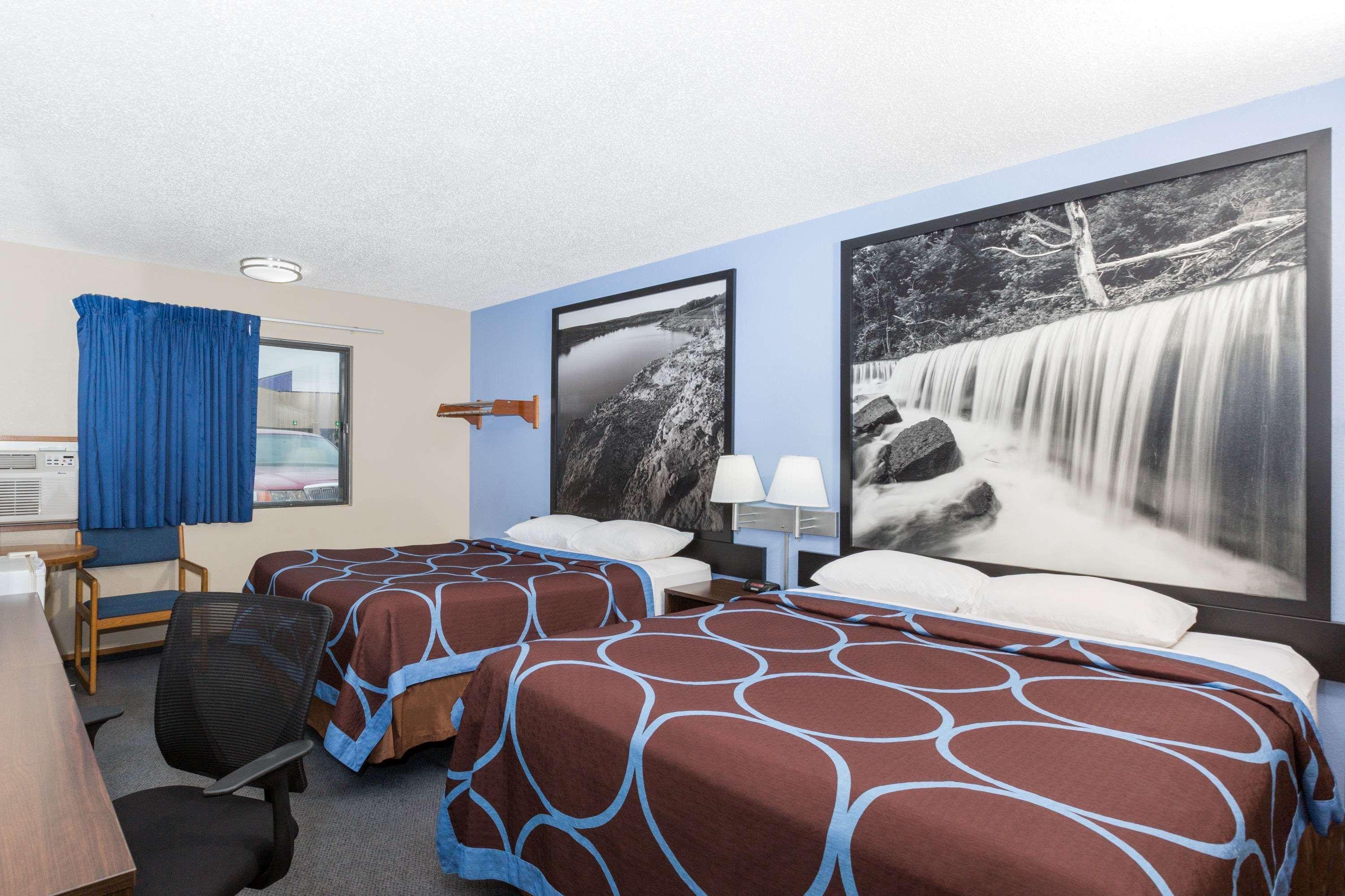 Super 8 By Wyndham Manhattan Ks Eksteriør billede