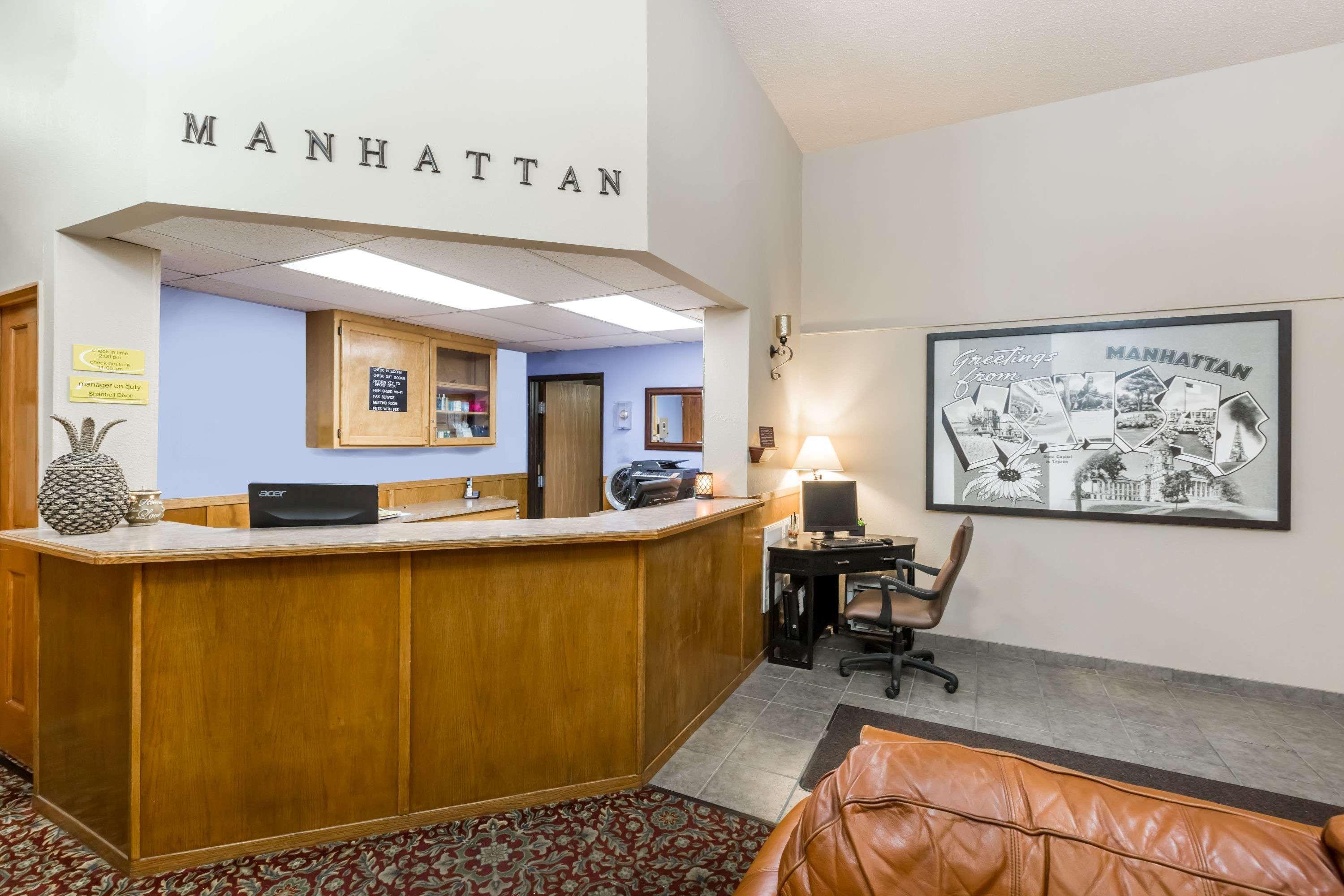 Super 8 By Wyndham Manhattan Ks Eksteriør billede