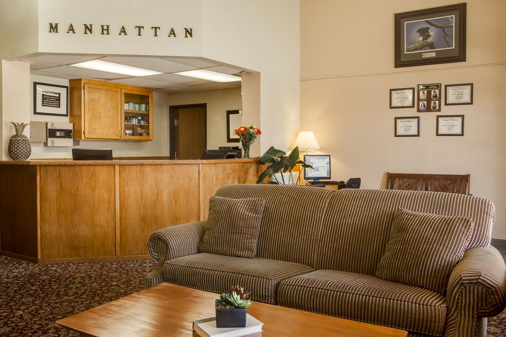 Super 8 By Wyndham Manhattan Ks Eksteriør billede