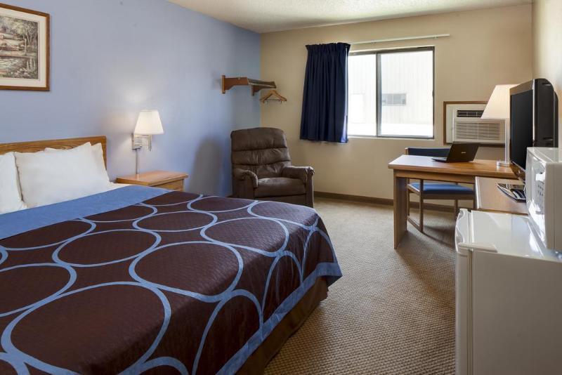 Super 8 By Wyndham Manhattan Ks Eksteriør billede